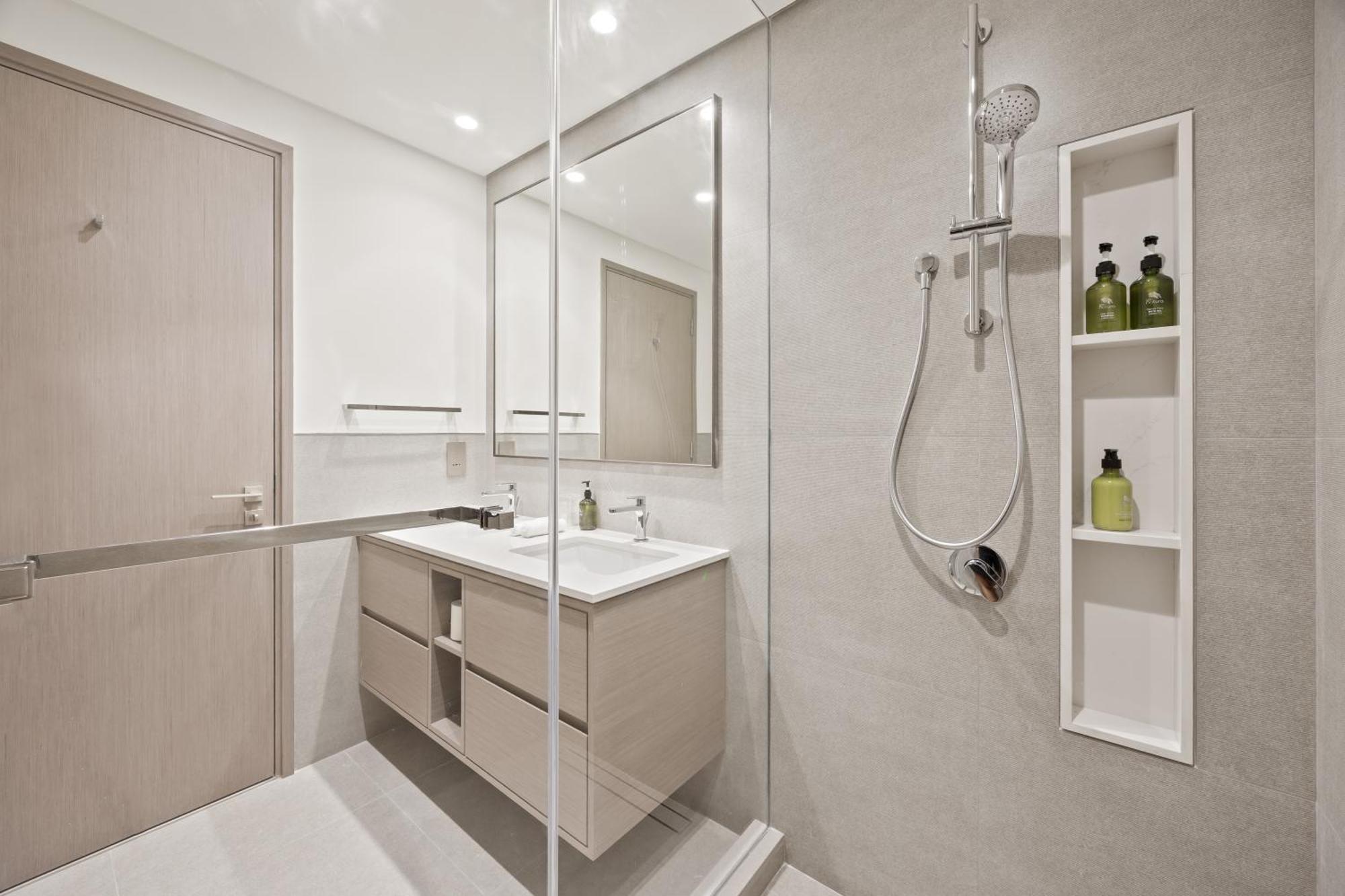 Elite Escapes - 2 Bhk Luxurious - Grande Signature