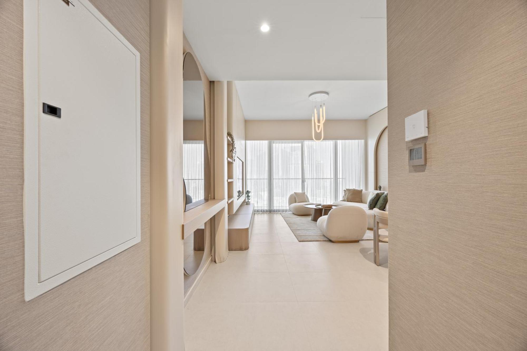 Elite Escapes - 2 Bhk Luxurious - Grande Signature Apartment