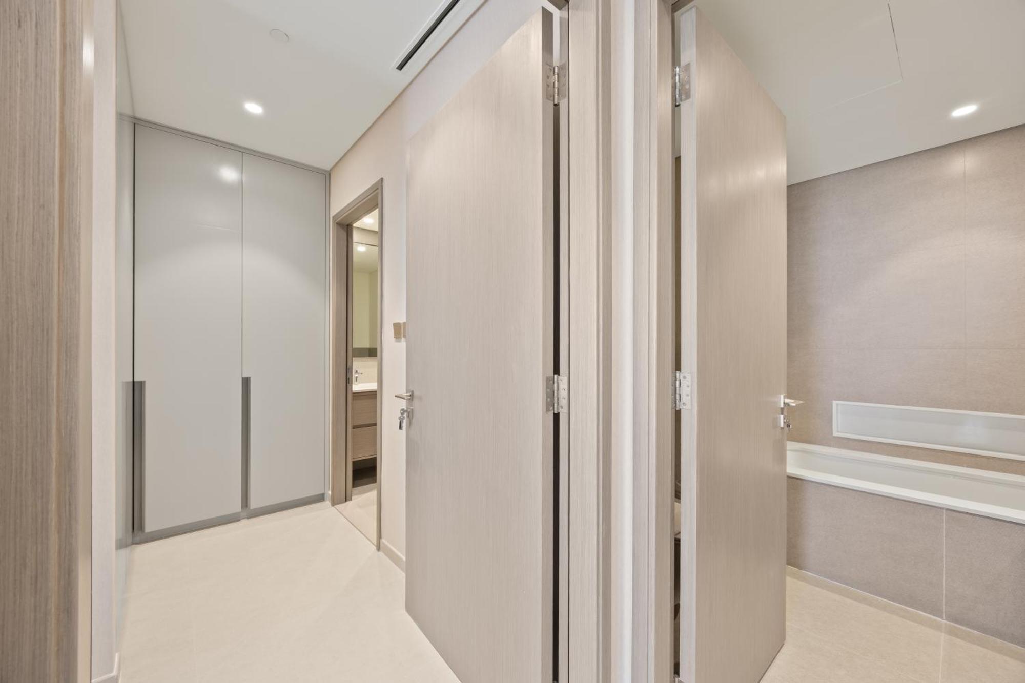 Elite Escapes - 2 Bhk Luxurious - Grande Signature *