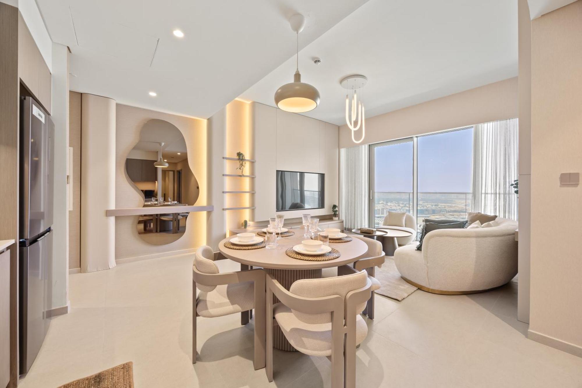 Elite Escapes - 2 Bhk Luxurious - Grande Signature Apartment