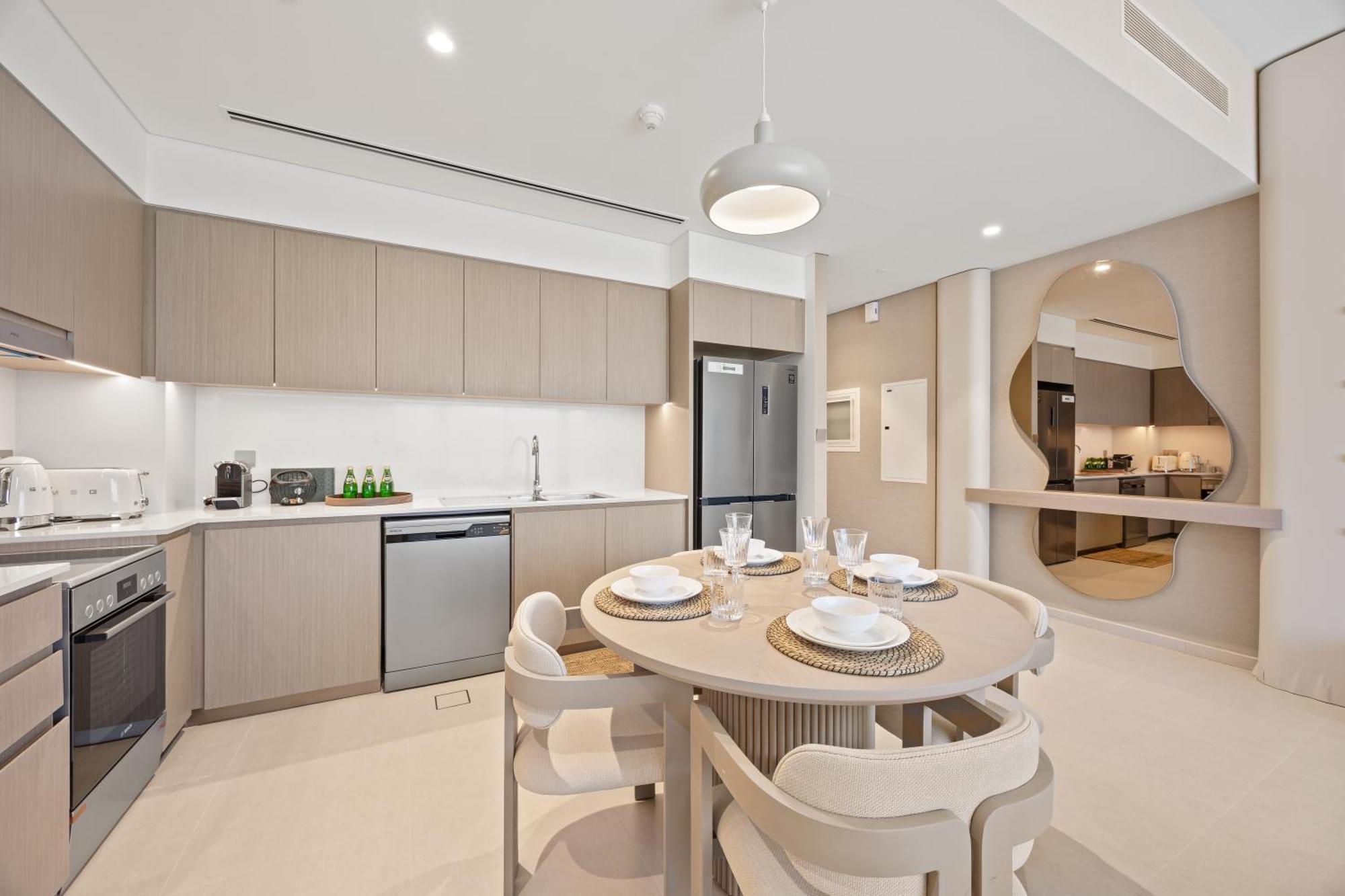Elite Escapes - 2 Bhk Luxurious - Grande Signature